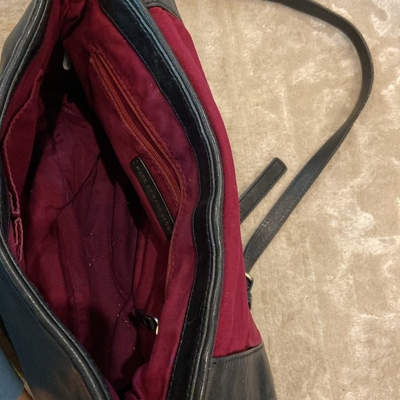 Marc by Marc Jacobs Crossbody Black
Soft Leather Bag Flap Closure - Picture 7 of 7